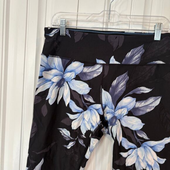 Calvin Klein Performance Black Floral Crops Size XL - Picture 4 of 6